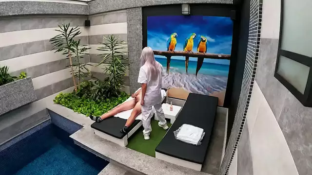 Madura Room Service Blowjob and Cumswallow Moment In Private Suite