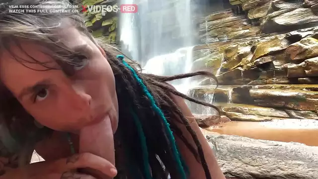 milf con el cono peludo ensena el creampie despues de follar