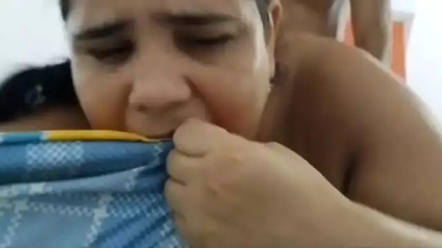 follada a cuatro patas con una polla en la boca su posicion preferida