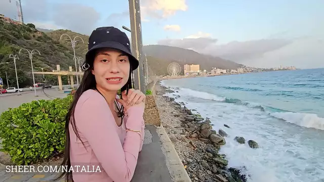 Mujer madura consigue íntimo con un extraño después de perder la apuesta Boardwalk