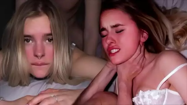 madura muy guarra ensena a follar al joven novio de su hija