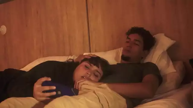 Madura padrastro toma ventaja de tiempo a solas con hijastra en picante ALISONGONZALEZ26 Video