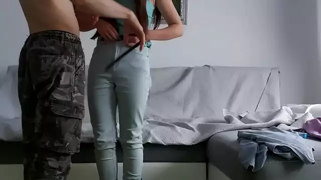 milf espanola con tetas gordas follada por un chico joven