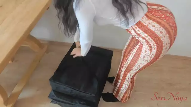 preciosa rusa follando por el culo con fuerza le gusta que le den duro