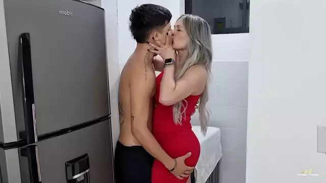 me follo a mi suegra mientras mi novia no esta