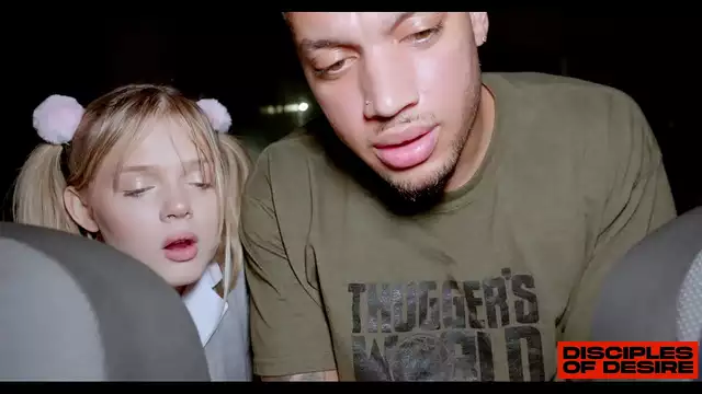 Madura COCO Lovelock consigue su boca meada y entró por Thugger