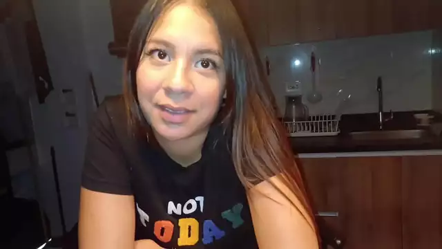 Madura madrastra seduce a su hijastro en un juego tabú - Artemisa'd Hot Romp