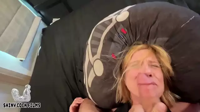 La madura Jane Cane tiene una aventura de una noche que sale mal - Shiny Cock Films