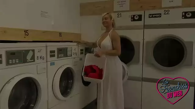 Kim madura de 41 años busca placeres sensuales en un vídeo XXX