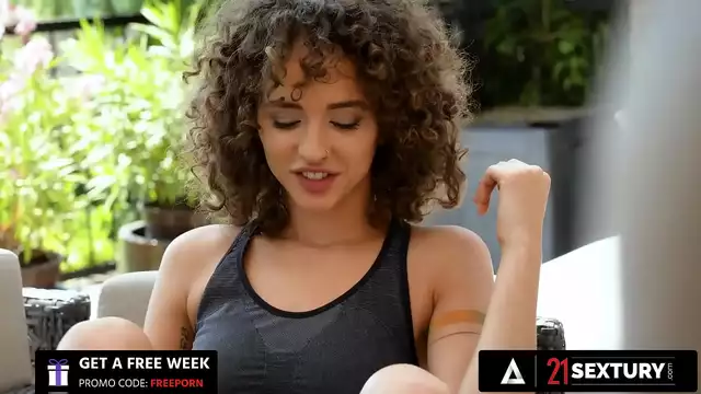 SEXO TOY REVIEW ~ 21 SEXTURY - Cute Latina Geisha Kyd Gets Her Pretty Feet Covered In Cum After Intense Fucking