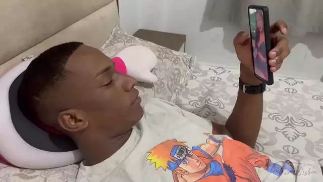 Madura madrastra da culo a pelo a su hijastro - Shocking Cheating Fever Video