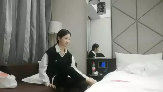 Madura belleza irresistible buena chica con pequeño cuerpo gets picked hasta para steamy joder