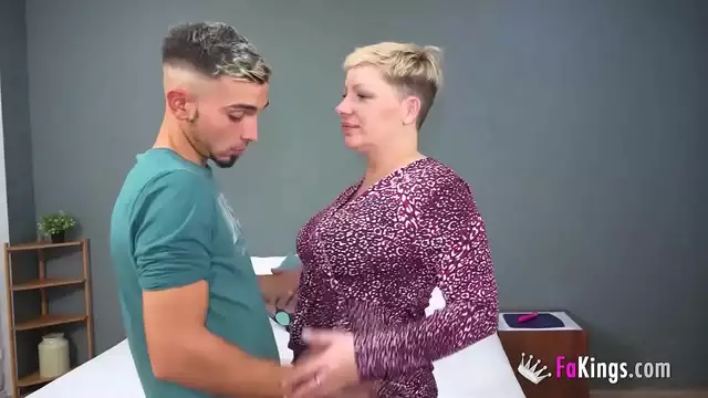 Mujer madura Sara Duval Descubriéndose a sí misma ~ ¡El mejor año de su vida!