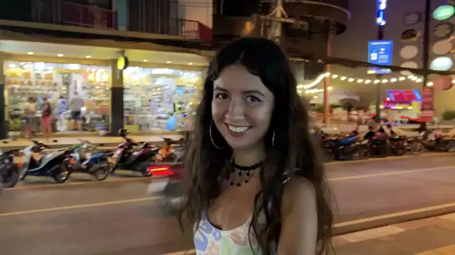 Madura dama gets anal acción y orgasmo con playa bar pickup