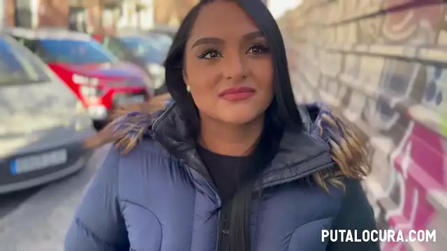 Watch Now - ¡Madurita Colombiana Scarlett es Atrapada con Sexo Porcino!