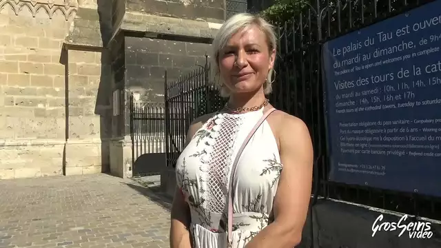 Milf Kim, 41, amante del sexo anal, explora su lado maduro