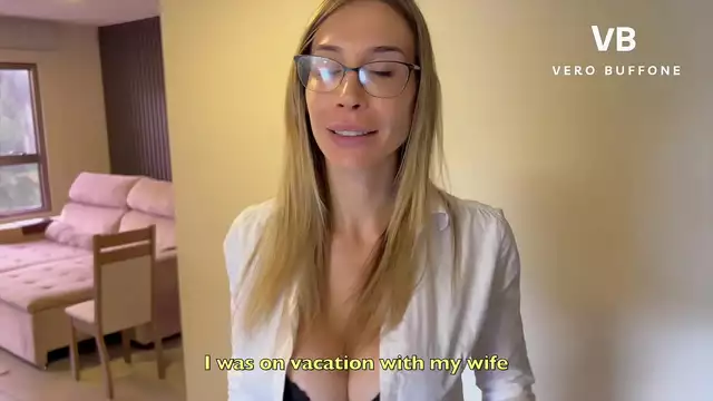 Milf psicóloga tragando coño y corrida en la cara