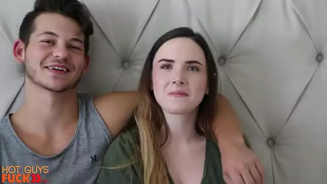 Masaje anal a una clienta madurita