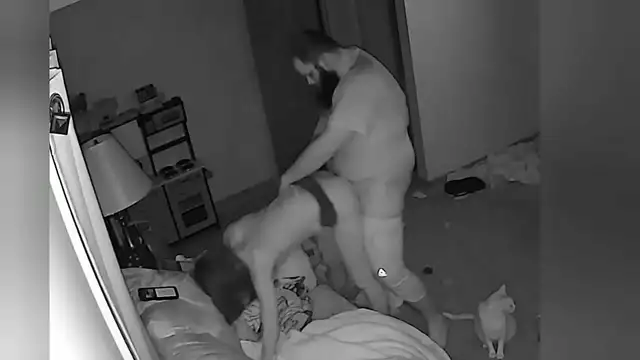 Uff, jefe, le noto algo duro en la bragueta...