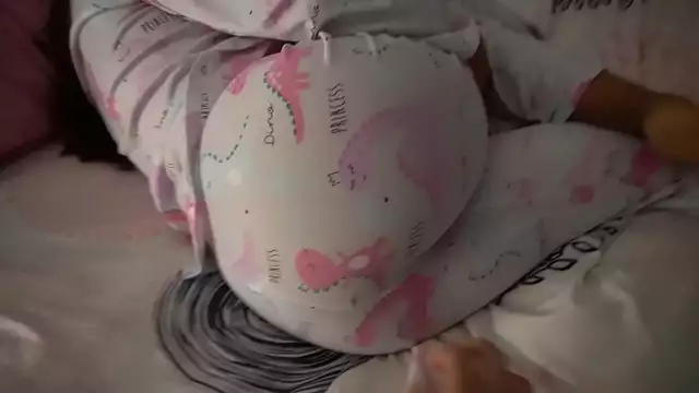 No se lo digas a tu tío por favor